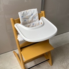 ストッケ トリップトラップ　ハイチェア テーブル付きの画像