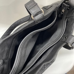 フェイクレザートートバッグの画像