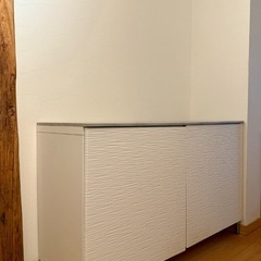 IKEA ベストー　棚の画像