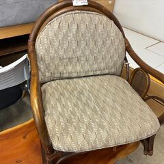 【リサイクルショップどりーむ荒田店】No.2934　一人用ラタンのソファ　木製の画像