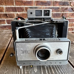 ポラロイドカメラ　アンティーク風の画像