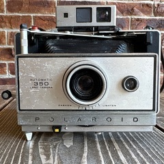 ポラロイドカメラ　アンティーク風の画像