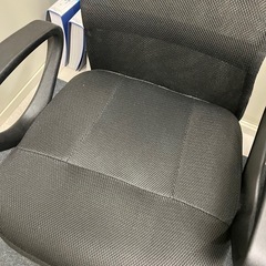 事務用 椅子 2脚の画像