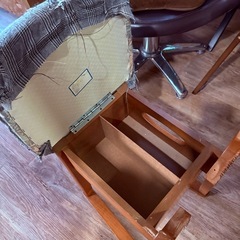 コンパクト椅子　化粧椅子　腰掛け　収納椅子の画像