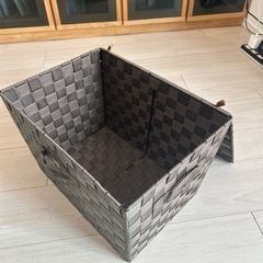 収納ボックス蓋付き
の画像