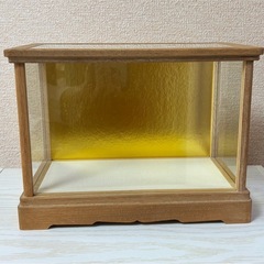 人形ケース　木　ガラス　　　　　の画像