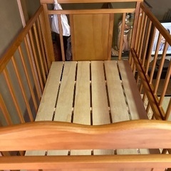 ベビーベッドの画像