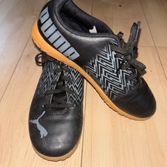 プーマ　フットサルシューズの画像