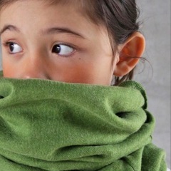 GUロンT3点とantiquaスヌード1点の画像