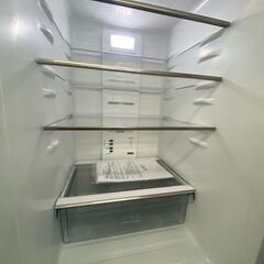 ✨Haier/ハイアール/335L冷蔵庫/2023年式/スリム冷蔵庫/No7079/スリモア/真ん中野菜室✨の画像
