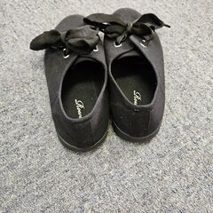 ロウェナ Rowena スニーカー 24.5cm 黒 ブラック レディース シンプル 軽量 カジュアル シューズの画像