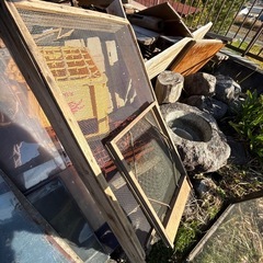 石をくり抜いた水鉢、もらってください！の画像