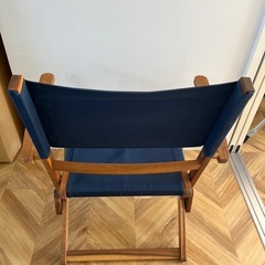 天然木 アームチェア ネイビー 布座面 木製チェア 北欧風の画像