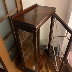 交渉中アンティークキュリオケースの画像