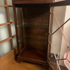 交渉中アンティークキュリオケースの画像