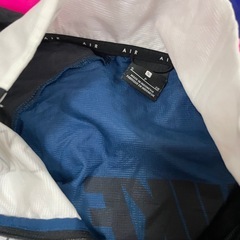 ナイキ　ジャンパーの画像