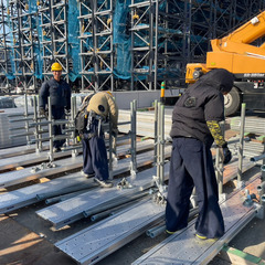 【高収入】鉄骨・足場工事スタッフ｜チーム作業で働きやすい環境◎随時昇給あり！の画像