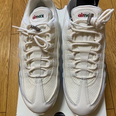 新品UNDEFEATED × Nike Air Max 95 SP "Sail"27cmの画像