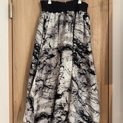 n'OrLABELモノトーン総柄バルーンスカートの画像