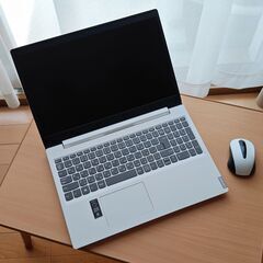 Lenovo Idiapadノートパソコン ホワイトの画像