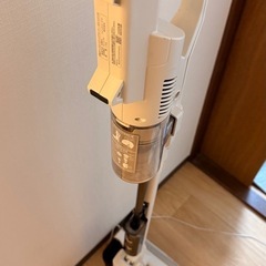 アイリスオーヤマ コードレス掃除機の画像