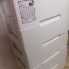 プラスチックチェスト タンス 5段 アイリスオーヤマ製 木天板の画像