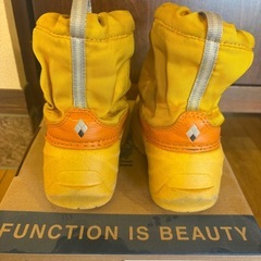 【汚れ等あり15cm】mont-bell キッズスノーブーツ イエロー×オレンジの画像