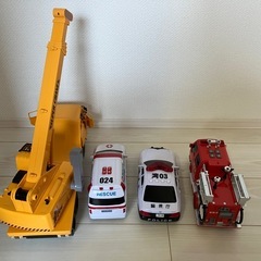 はたらく車 4台セット クレーン車 救急車 パトカー 消防車 ミニカーの画像