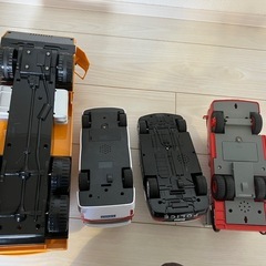 はたらく車 4台セット クレーン車 救急車 パトカー 消防車 ミニカーの画像