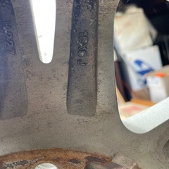 ハイエースに！スタッドレスの画像