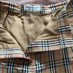バーバリーノバチェックハーフパンツ  ブラウン 茶色 ベージュ  英国製 イングランド製  コットン　綿　100%  ウエスト　約78センチ 股下　約20センチ 裾幅　約31センチ  バーバリーノバチェックハーフパンツ英国製コットン綿100%の画像