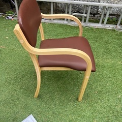 サンエスライン　ダイニングチェア 肘付き ゆったり スタッキング 安定 椅子 介護椅子 軽量 PUレザー 合皮 ダイニングチェアー リビングチェア 肘掛の画像