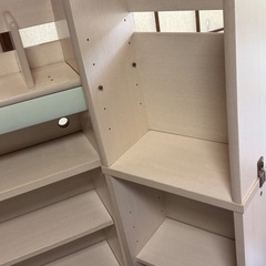 コンセントつき本棚+ランドセルも置けるタイプの棚の画像