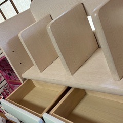 コンセントつき本棚+ランドセルも置けるタイプの棚の画像