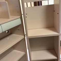 コンセントつき本棚+ランドセルも置けるタイプの棚の画像