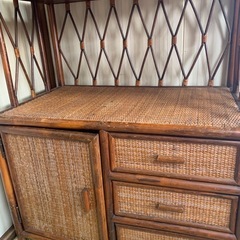 【急募】籐の飾り棚の画像