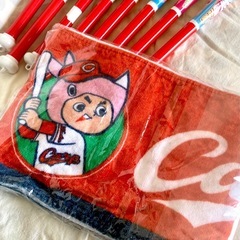 ［新品〜中古］カープグッズまとめて カンフーバット･マフラータオルの画像
