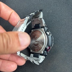 G-SHOCK GST-B100の画像