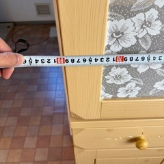 取引中 食器棚の画像