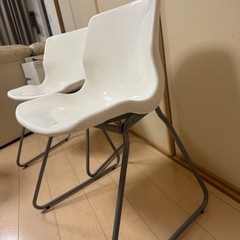 IKEA スタッキングチェア2個の画像