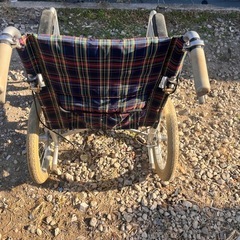 折りたたみ車椅子の画像