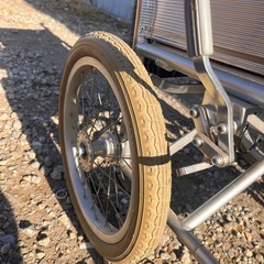 折りたたみ車椅子の画像