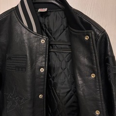 マジェスティック ヤンキース スタジャン Mサイズ　黒色の画像