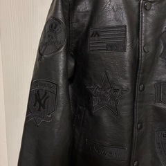 マジェスティック ヤンキース スタジャン Mサイズ　黒色の画像