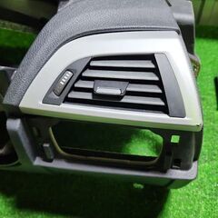 BMW F20 ダッシュボード エアコン吹き出し口の画像