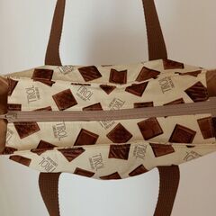 ⚠️0円出品⚠️チロルチョコ柄バッグ(ハンドメイドの物)の画像