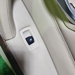 BMW E90 ドアトリム 右 内張りパネル 内装カバーの画像