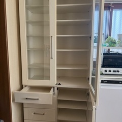 中古食器棚の画像
