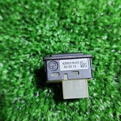 BMW F20 トランクスイッチの画像