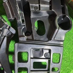 BMW X1 バンパーカバー バンパーブラケットの画像